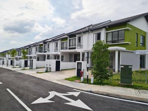Sampoisgt Homestay - 3 Bedrooms, Free 4 Private Parking, Extra mattresses available