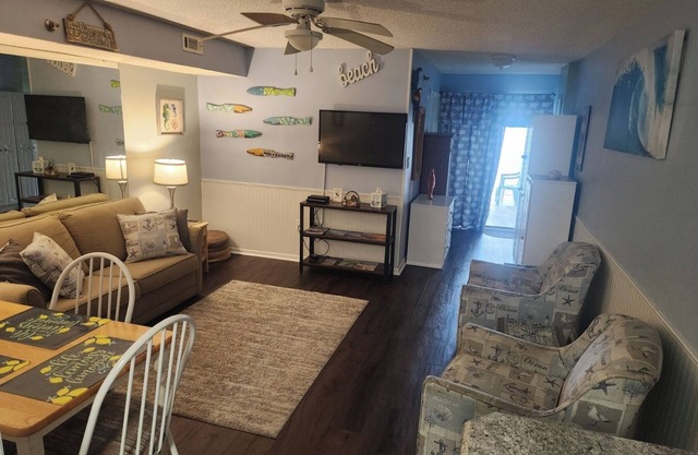 🐬San-A-Bel🐬Ocean Front 2BR Condo~ Balcony~Outdoor HotTub~Pool👣Bring FlipFlops