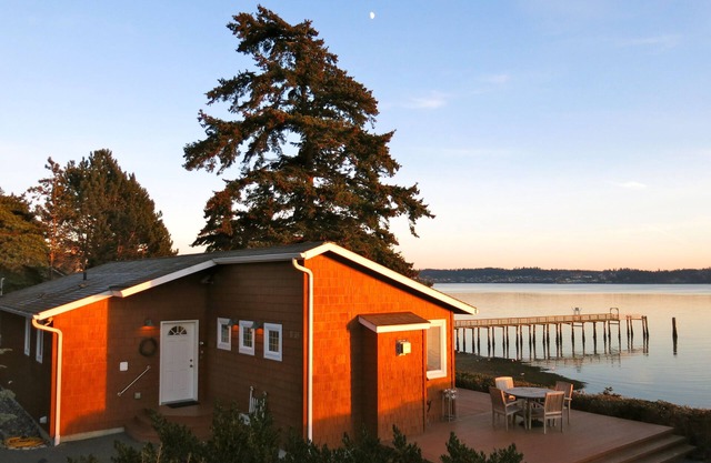 Sandpiper Haven: Whidbey Waterfront, Amazing VIEWS, Beach, Penn Cove, Kayaks, AC