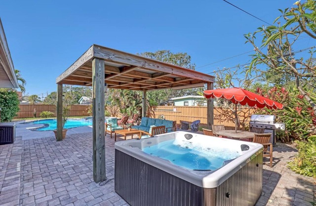 Sandpiper Retreat | Pool | Jacuzzi | Game Room