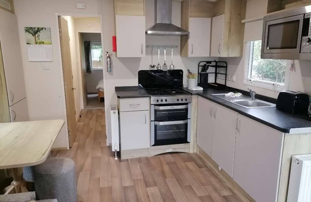 Sandringham - 2 bedrooms with decking sleeps 6 (D/F)