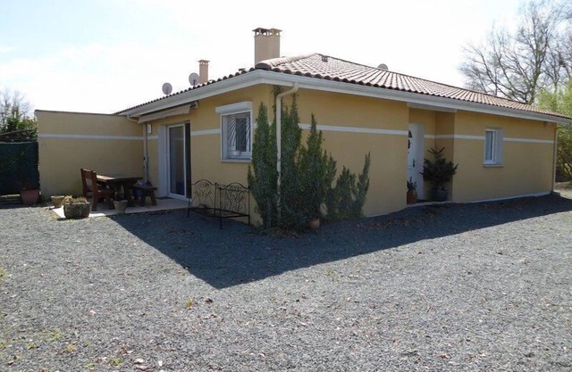 SANGUINET- Charming comfortable semi-detached house, sleeps 6