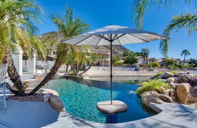 Santorini-Waterfront Wishes-With heated pool boat, hot-tub, private dock