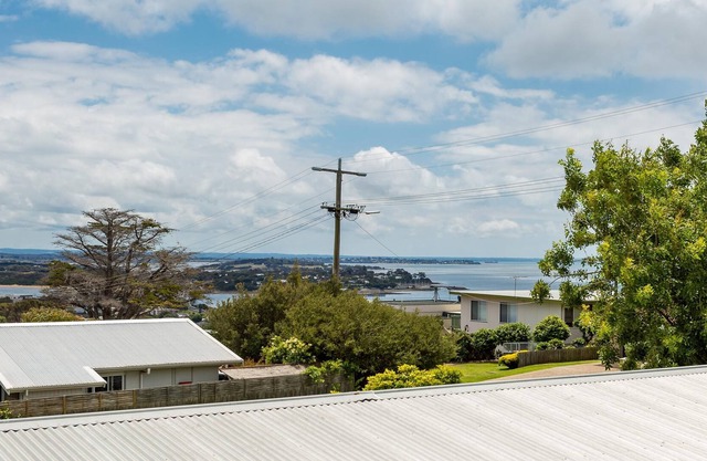 Sany Views @Phillip Island - 10 min walk to the beach and town. Linen included.