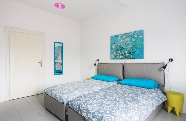 Saragozza Apartment 8: Bright and central flat
