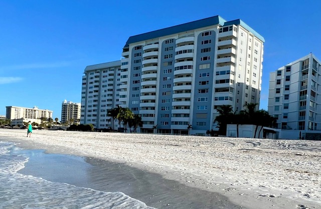 Sarasota - Lido Key Beachfront condo. New Listing recently redecorated.