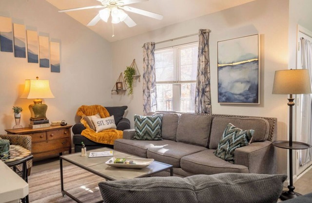 Sasquatch Lodges 8 units Sleeps 94