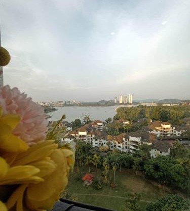 Sawtelle Cyberjaya Lakeview Haven