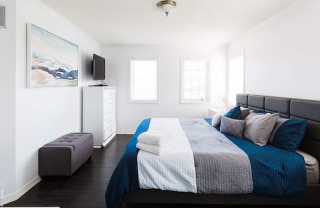 Scenic 4-Bedroom Markdale Retreat for Families - Modern & Kid-Friendly