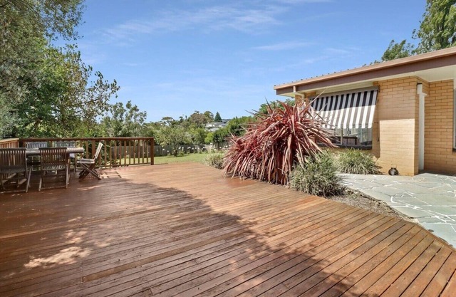 Scenic Serenity Large Family Home in Geelong