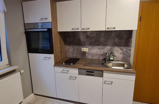 Schönes Doppelzimmer mit Küche und Badezimmer