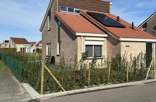 Scheldeveste type Schelde is a spacious detached bungalow for 6 persons with a spacious garden. With approx. 112m2 of living space, you have a lovely living room and open kitchen.