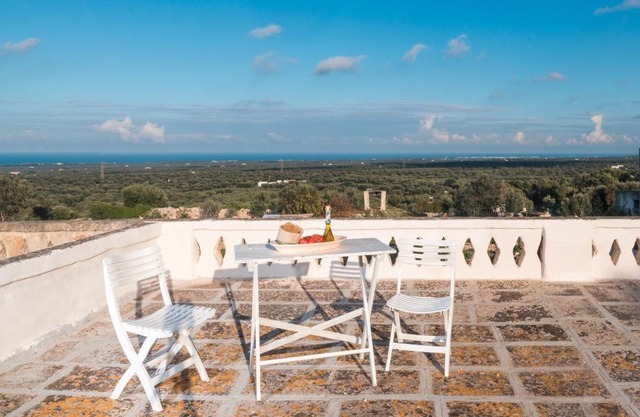 Sea and the City Apartments by Wonderful Italy