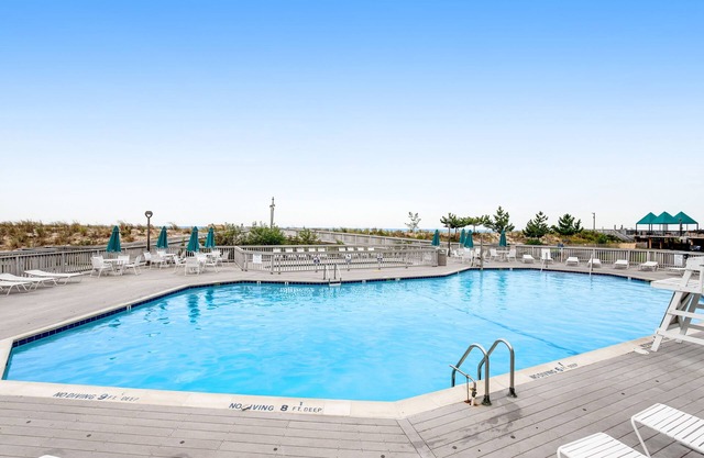 Sea Colony lanai condo with pools, tennis/pickle ball courts, fitness center