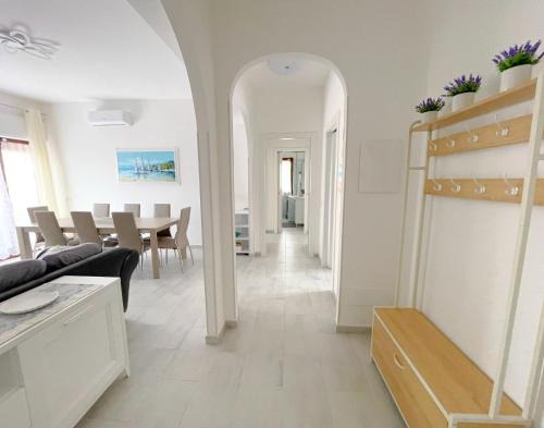 SEA PEARL Boutique Apartment - Bright and spacious, with modern Mediterranean décor, just 100 meters from the Lavinio seafront