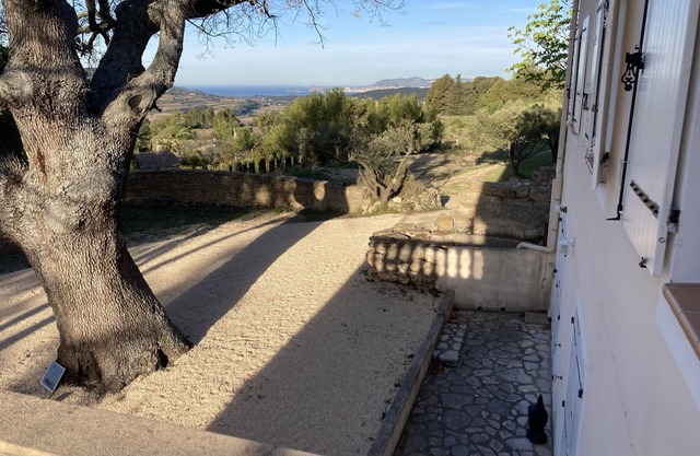 Sea view absolute calm at the foot of an oak tree Spa and boat with Skyperenoption