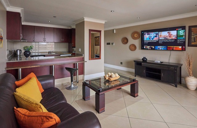 SEA-VIEW APARTMENT - POINT WATERFRONTnnear to beaches , harbour and restaurants