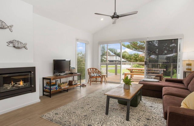 Sea View at Silver Sands - Sitting Pretty with Sea, Hills and Washpool Views