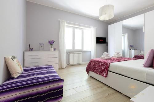 Sea View Rome Luxe Stay - 7 pax, 2 baths, 100mt from the sea, A-C, terrace