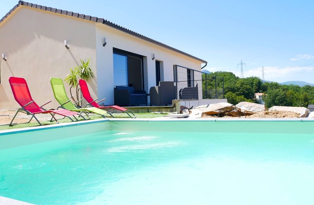 Sea view villa with swimming pool