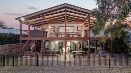 Seabreeze - 5 BR w Pool Table - Beachfront