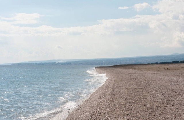 Seafront 1-Bedroom Apartment With Panoramic Views!
