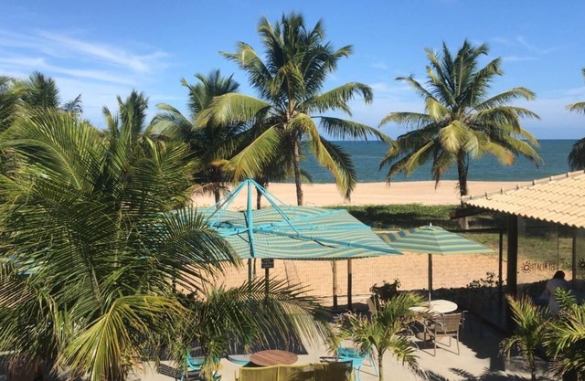 Seafront house in condominium