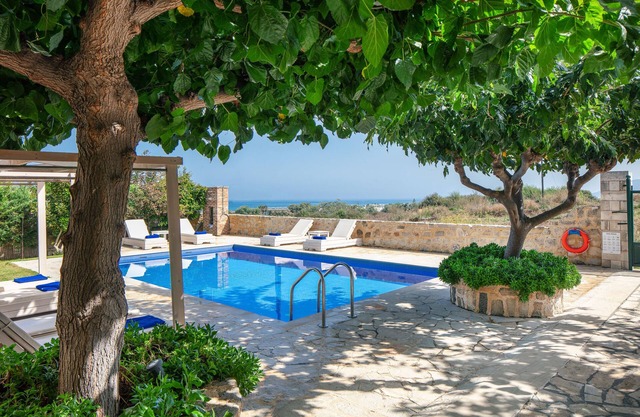 Seafront Private Villa, 350m Away From Organised Sandy Beach & Living Area