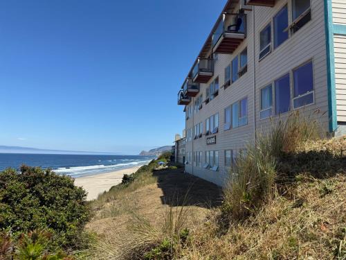 Seahorse Oceanfront Lodge