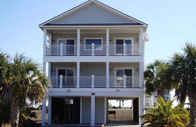 Seas the Day! Perfect Family Vacation Spot! 5BR/4BA w/Pool St. George Island FL