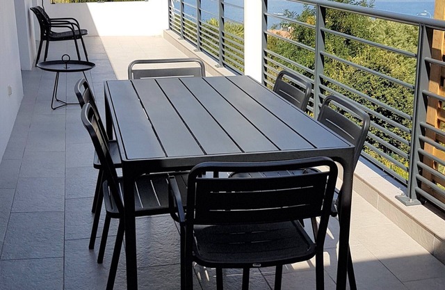 Seaside, new T4, 3 bedrooms, terrace, swimming pool