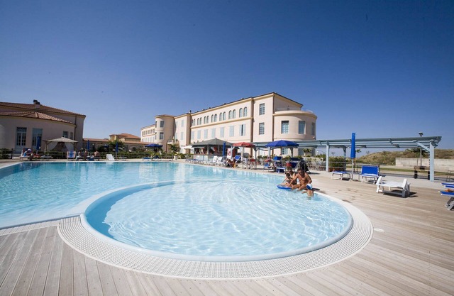 Seaside residence in Tuscany with swimming pool, within a natural park,