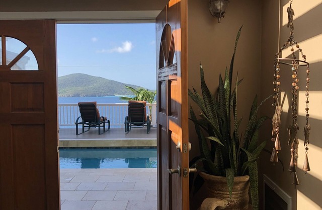 "Seaside Serenity: Experience Spectacular Ocean Views!"