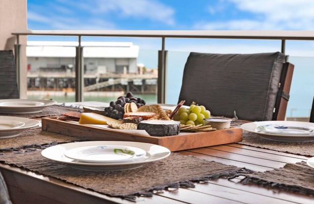 Seaside Serenity: Ocean View ~ Balcony Dining