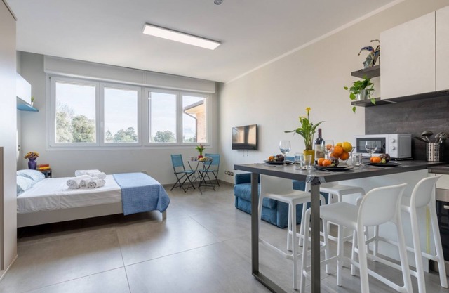 Seaside Studio with Swimming Pool and Parking