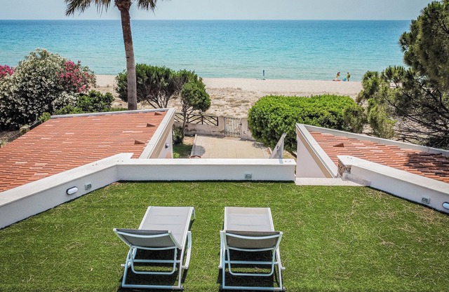 Seaside villa on the beautiful Solanas beach