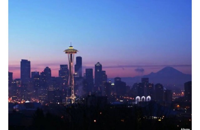 Seattle "Post Card" View and Luxury Too