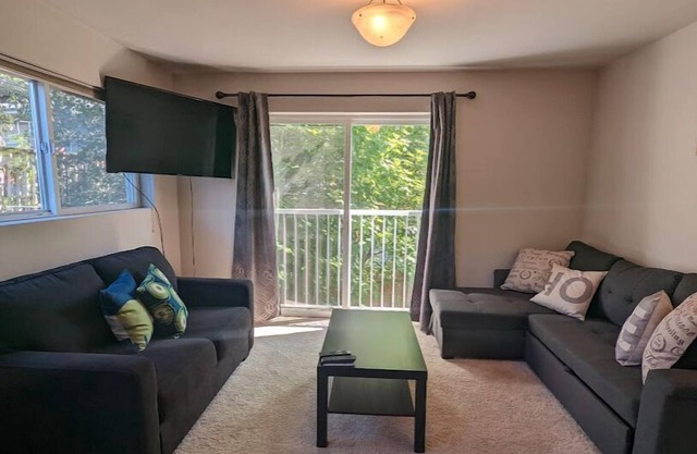 Seattle Vacation Home: West Seattle 3 bedroom home in great location