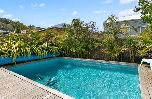 Seaview Apollo Escape