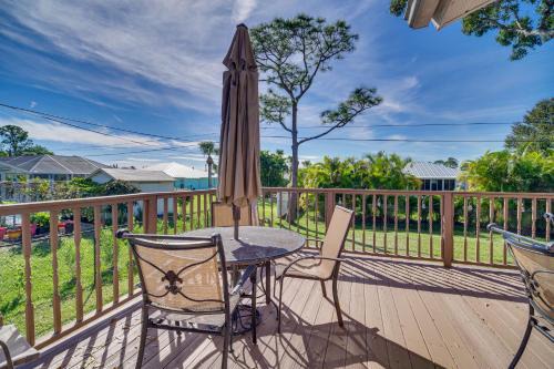 Sebastian Home with Large Deck Near Golfing and Beach