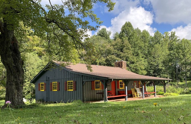 Secluded Cabin - 21 acres on Blue Ridge Parkway MP 182