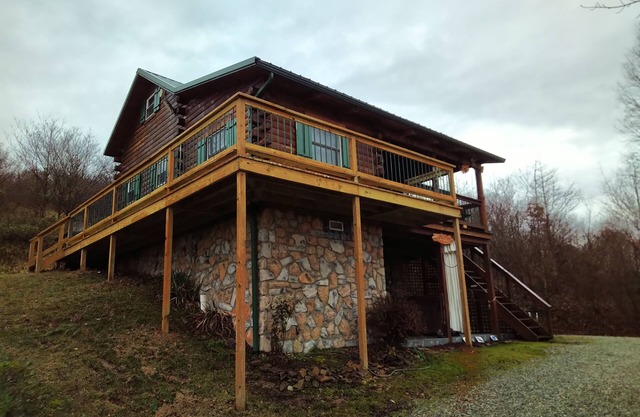 Secluded Cabin on the Hill in the Hocking Hills-ALL TAX INCLUDED