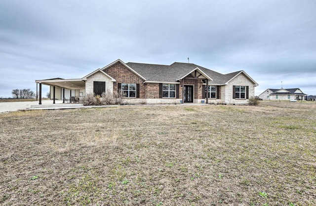 Secluded Krum Home w/Patio & Gas Grill!