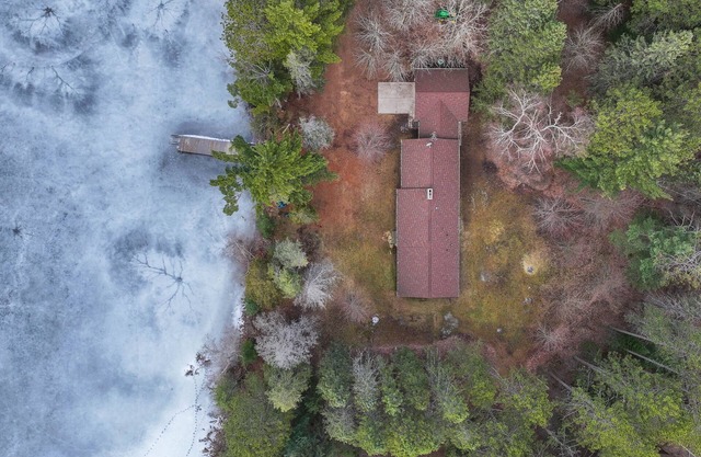 Secluded Lake Estate w Trails, Water Toys & Air Hockey!