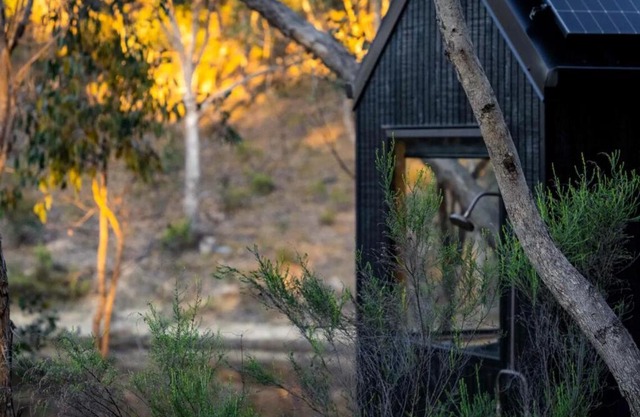 Secluded off-Grid cabin with water views - Marcel