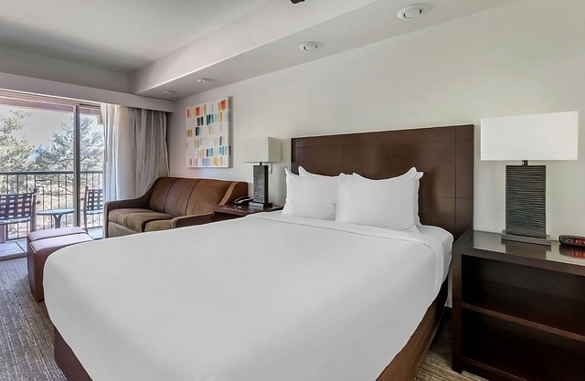 Sedona's Best-Kept Secret! Outdoor Pool, Free Parking, Full Kitchen!