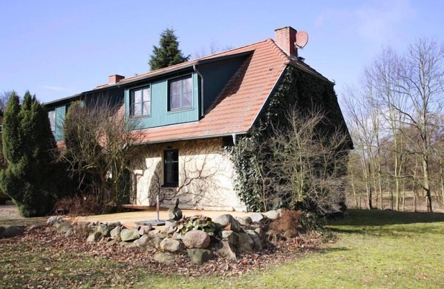 Semi detached house, Glave
