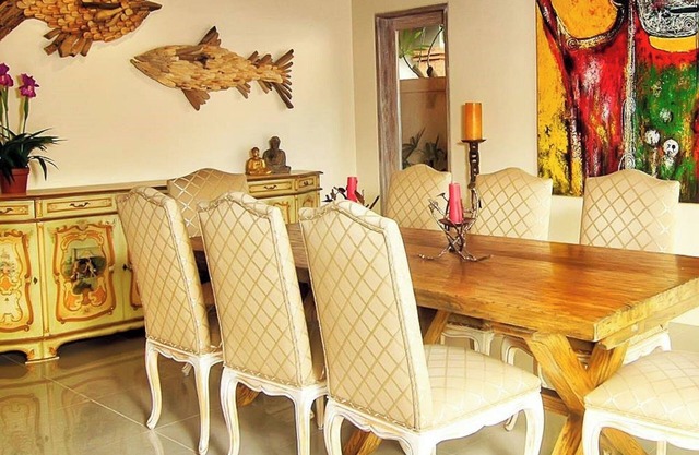 SENSATIONAL VILLA BEACHSIDE