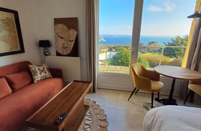 Separate room with sea view