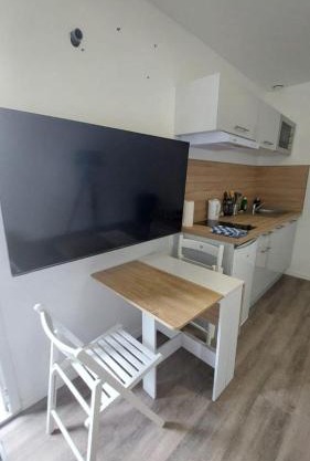 SER4 studio avec WIFI et Parking à Saint-Etienne-Du-Rouvray